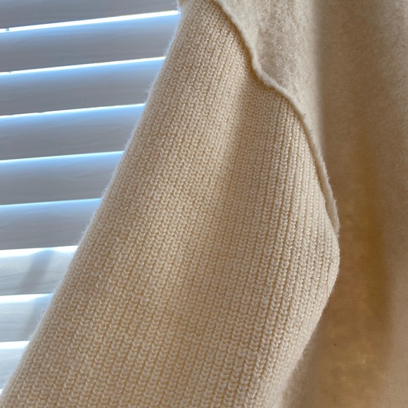 Collar Sweater - Picture 4 of 5